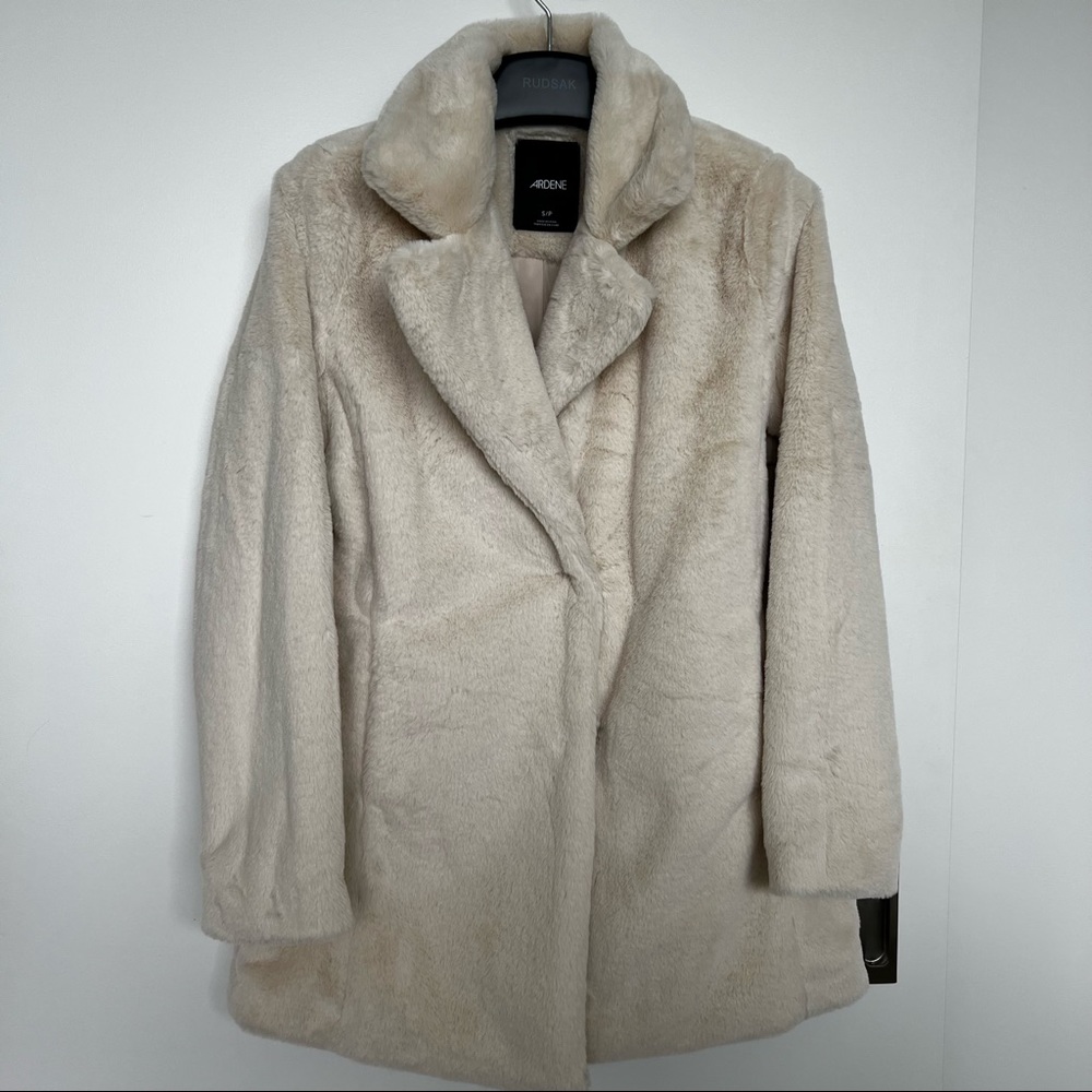 BNWT FLUFFY TEDDY BEIGE JACKET SMALL